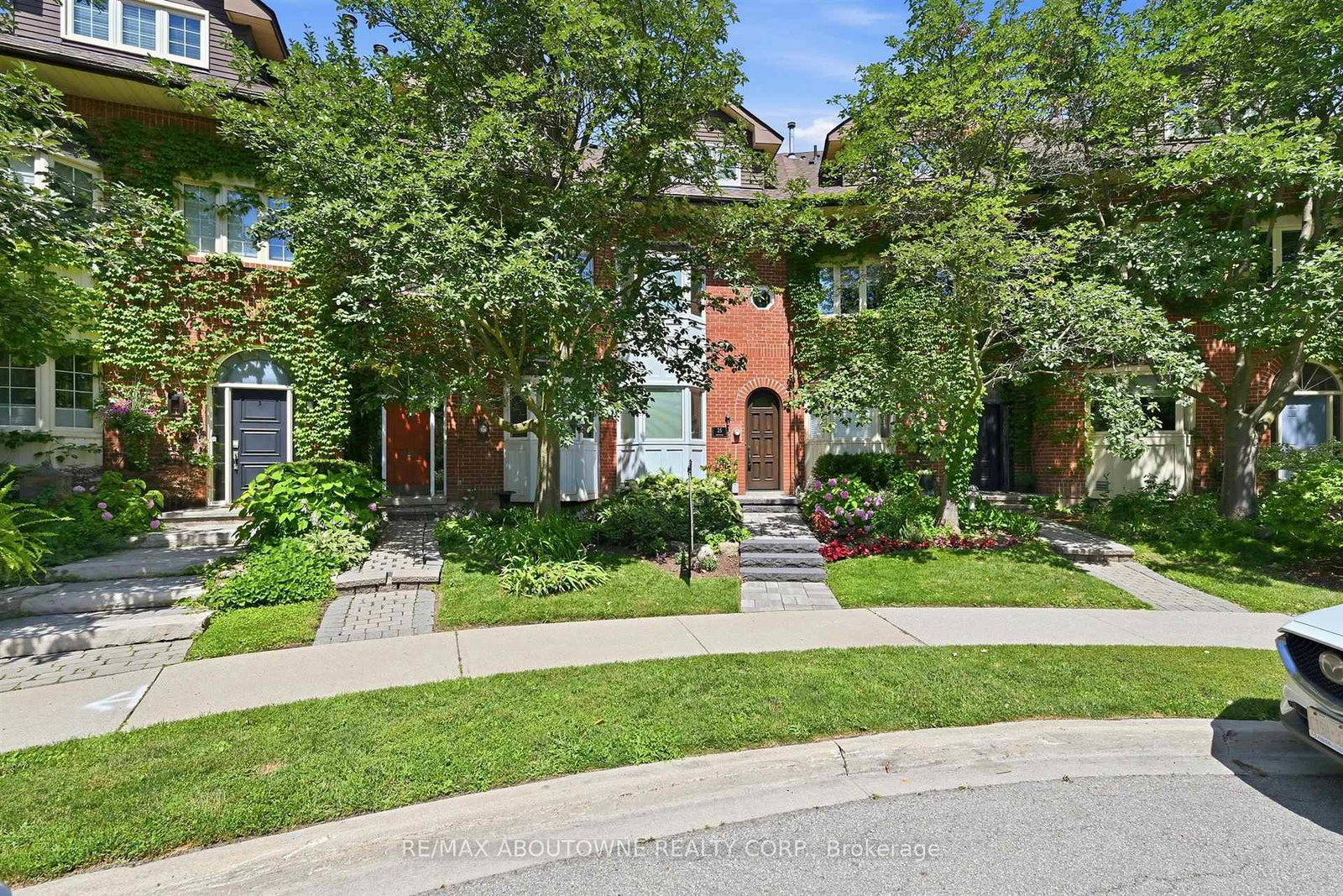 25-southwind-terrace-oakville-ontario-w13621394