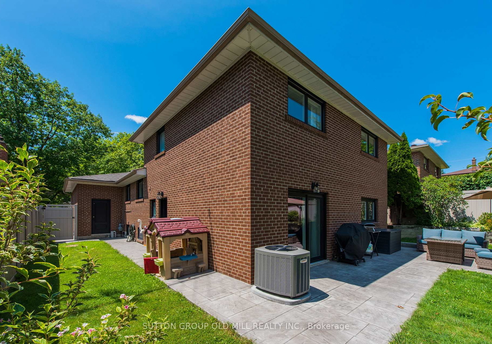 85-bonnyview-drive-toronto-etobicoke-ontario-w13621578