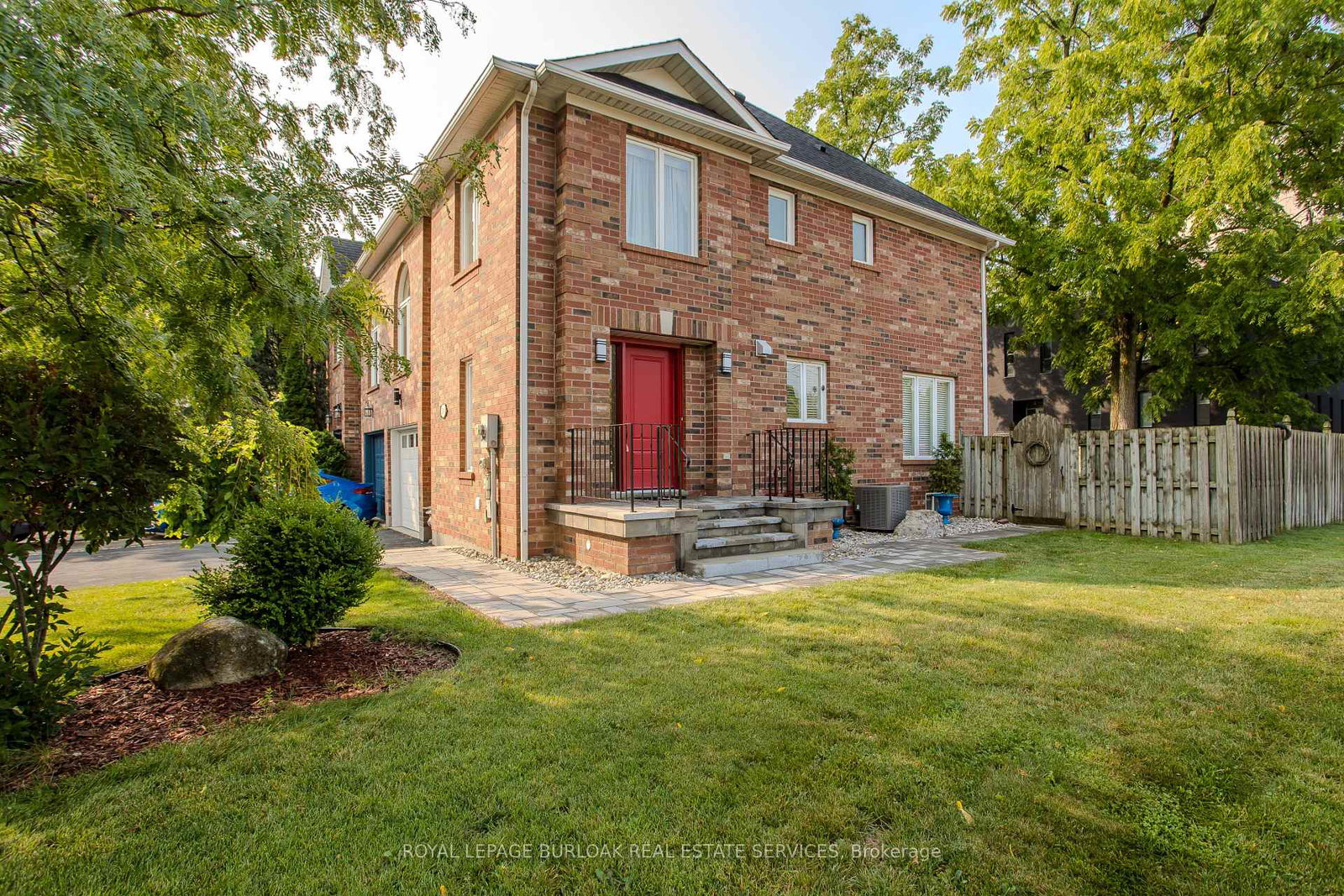 2010-grovetree-lane-burlington-ontario-w13621596