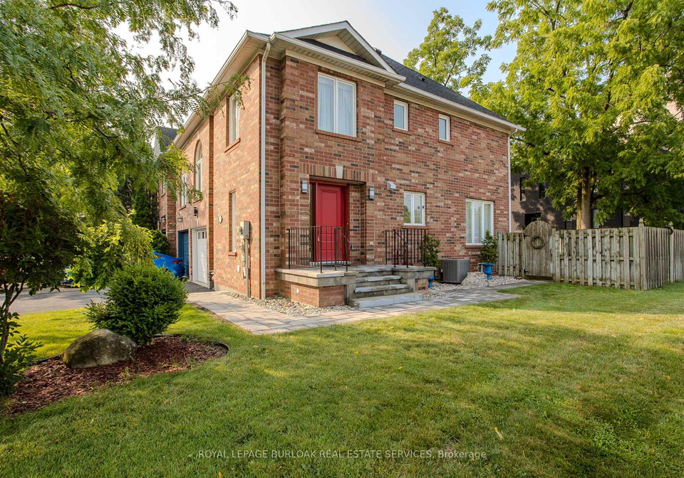 2010-grovetree-lane-burlington-ontario-w13621596