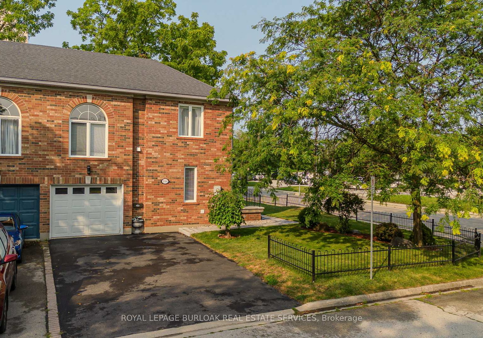 2010-grovetree-lane-burlington-ontario-w13621596
