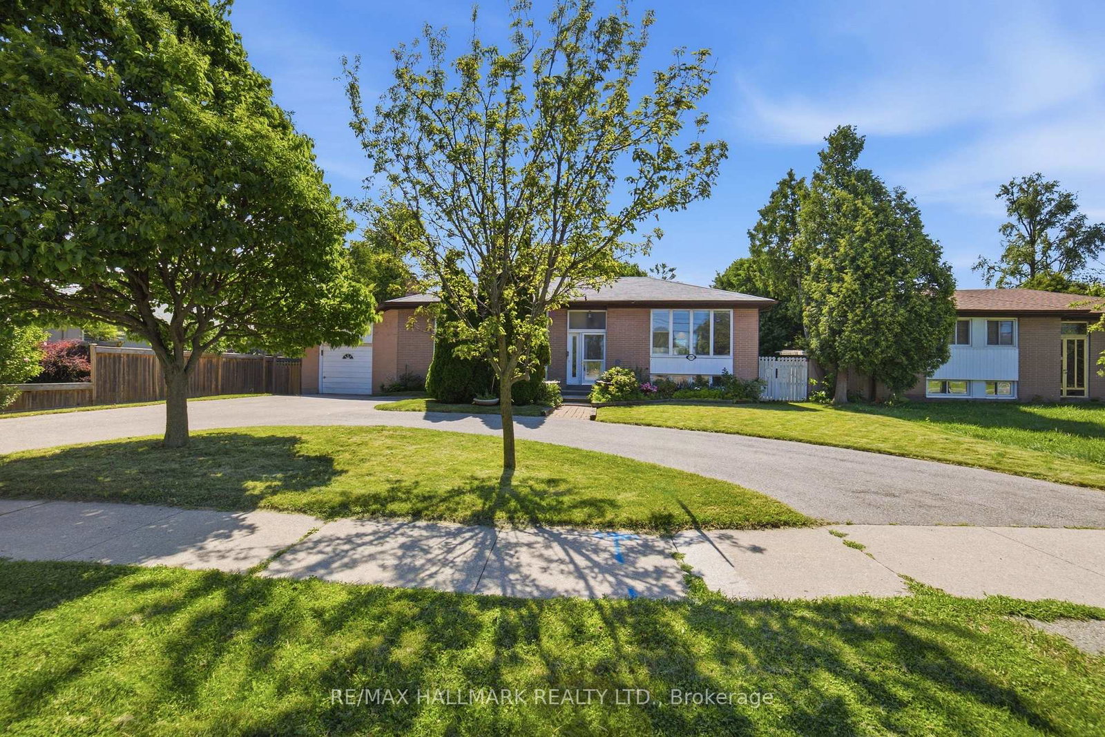 1392-rebecca-street-oakville-ontario-w13621716