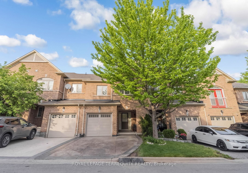7-bamboo-grove-brampton-ontario-w13621734