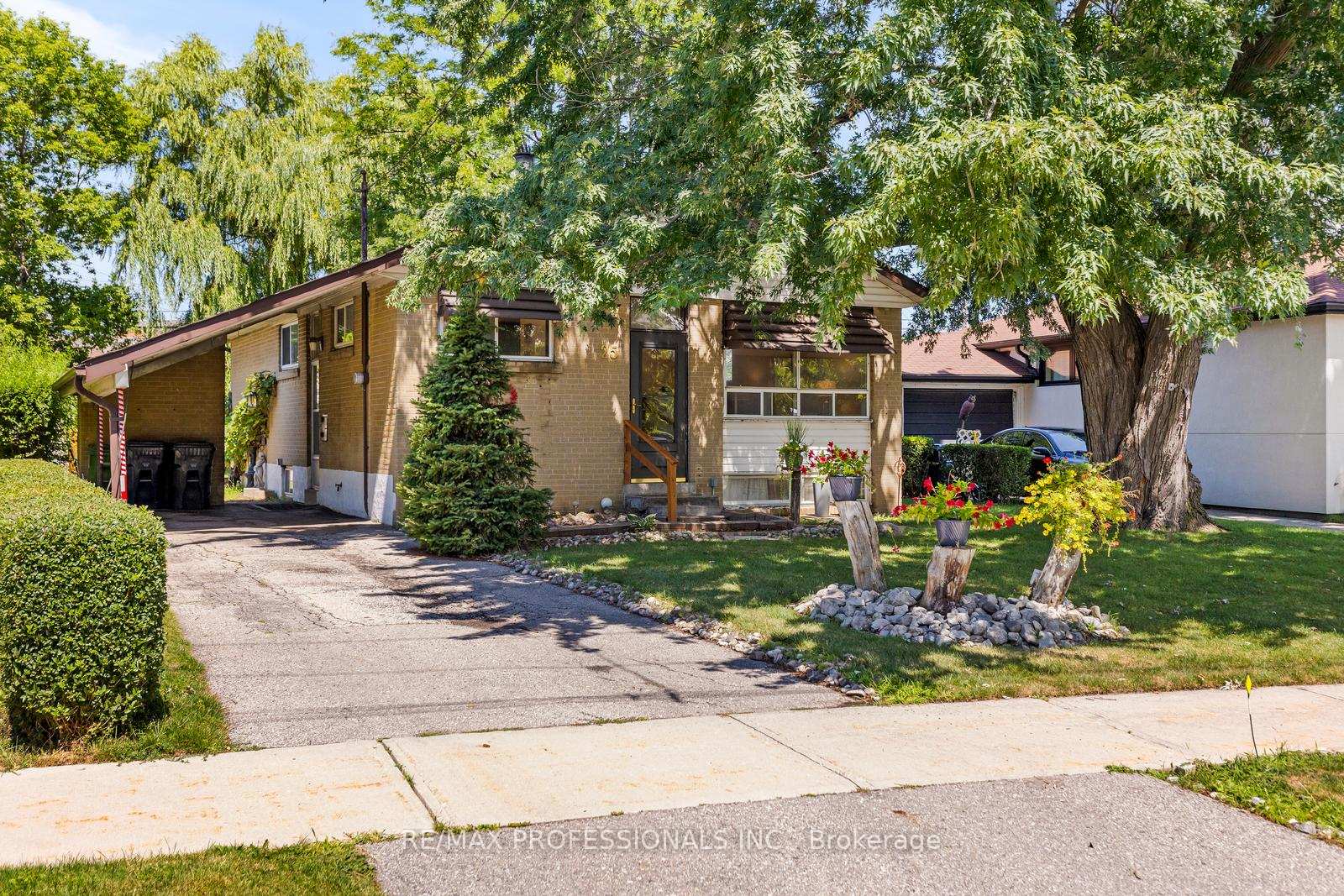 25-hardwick-court-toronto-etobicoke-ontario-w13621752