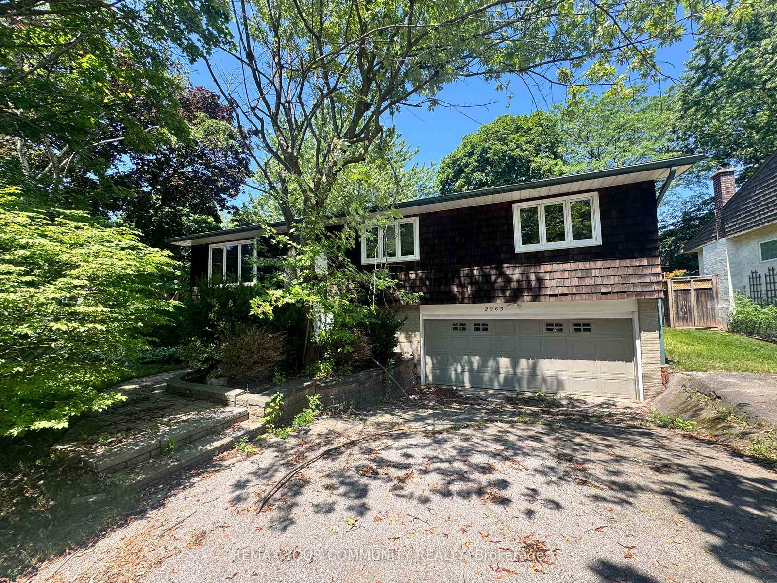 2063-waters-edge-drive-oakville-ontario-w13622126