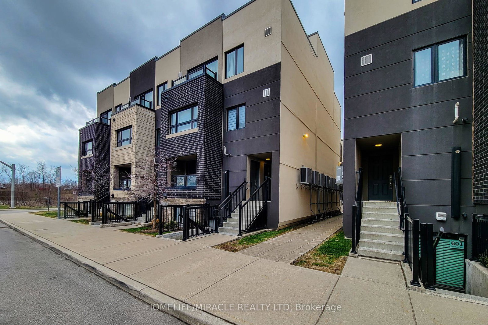 1127-cooke-boulevard-burlington-ontario-w13622398