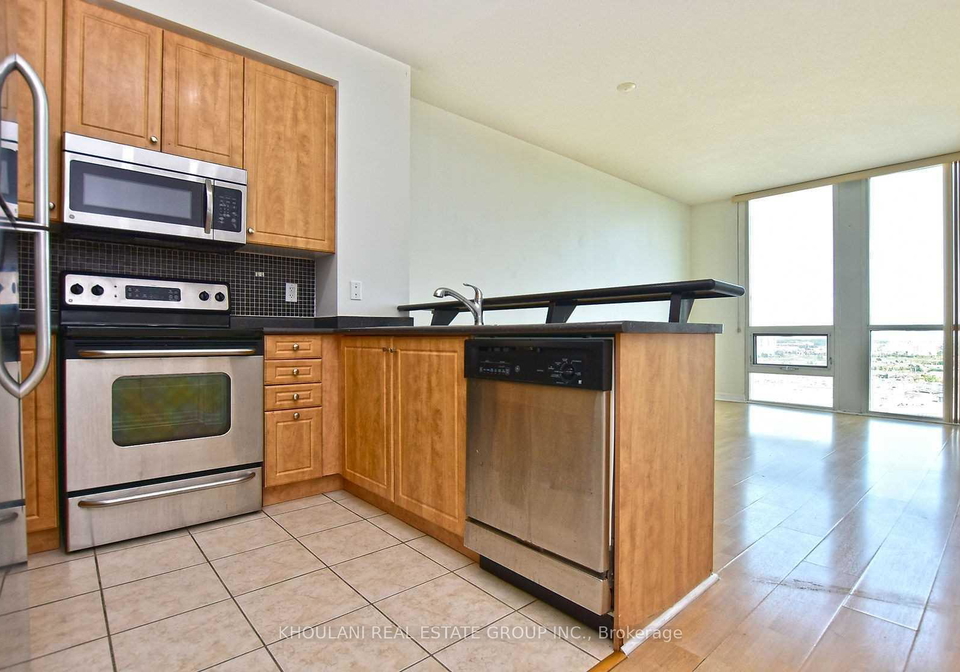 220-burnhamthorpe-road-mississauga-ontario-w13622818