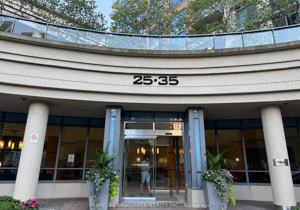 25-viking-lane-toronto-etobicoke-ontario-w13622822