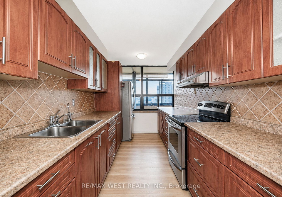 18-knightsbridge-road-brampton-ontario-w13623000