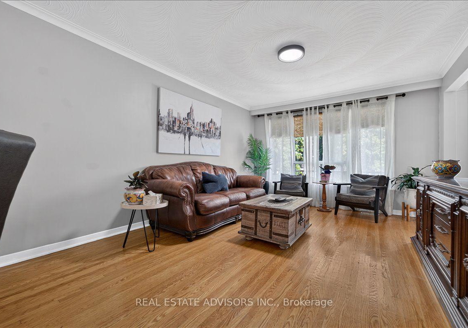 14-grampian-crescent-toronto-york-ontario-w13623030