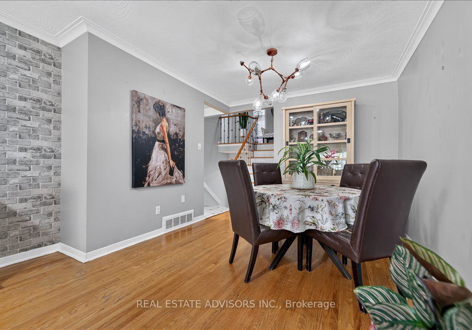 14-grampian-crescent-toronto-york-ontario-w13623030