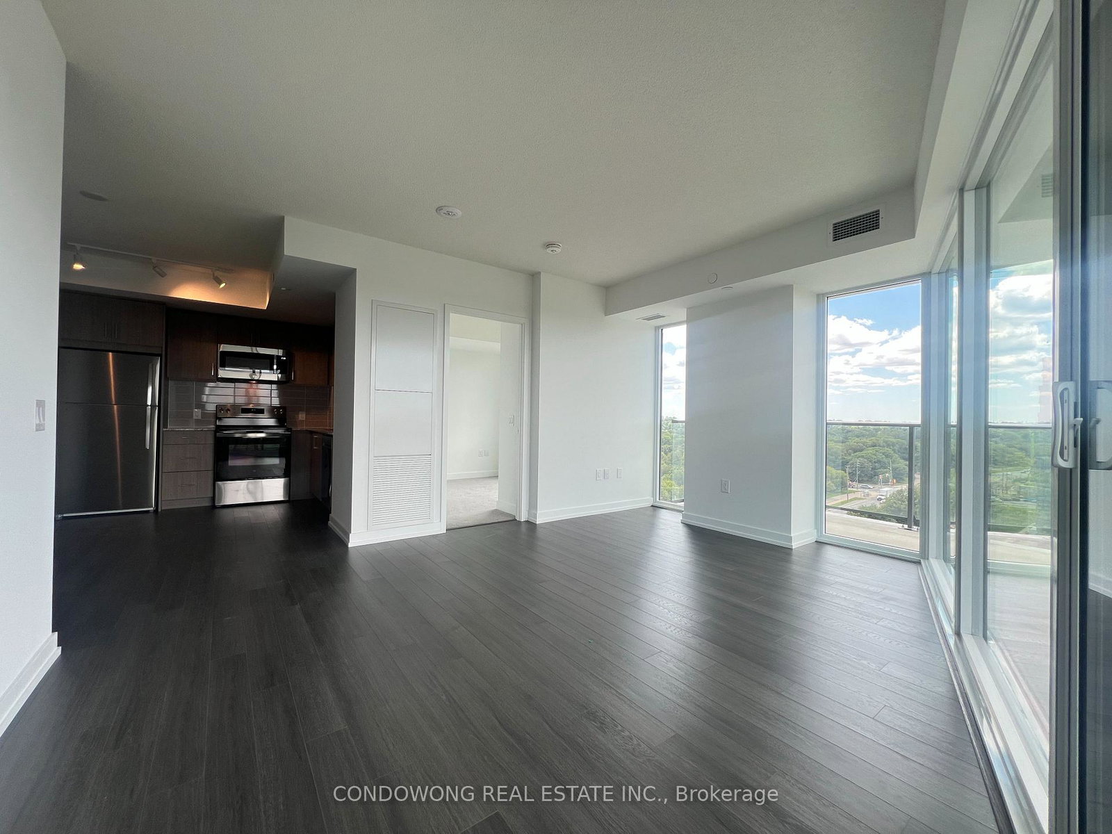 4010-eglinton-avenue-w-toronto-etobicoke-ontario-w13623050