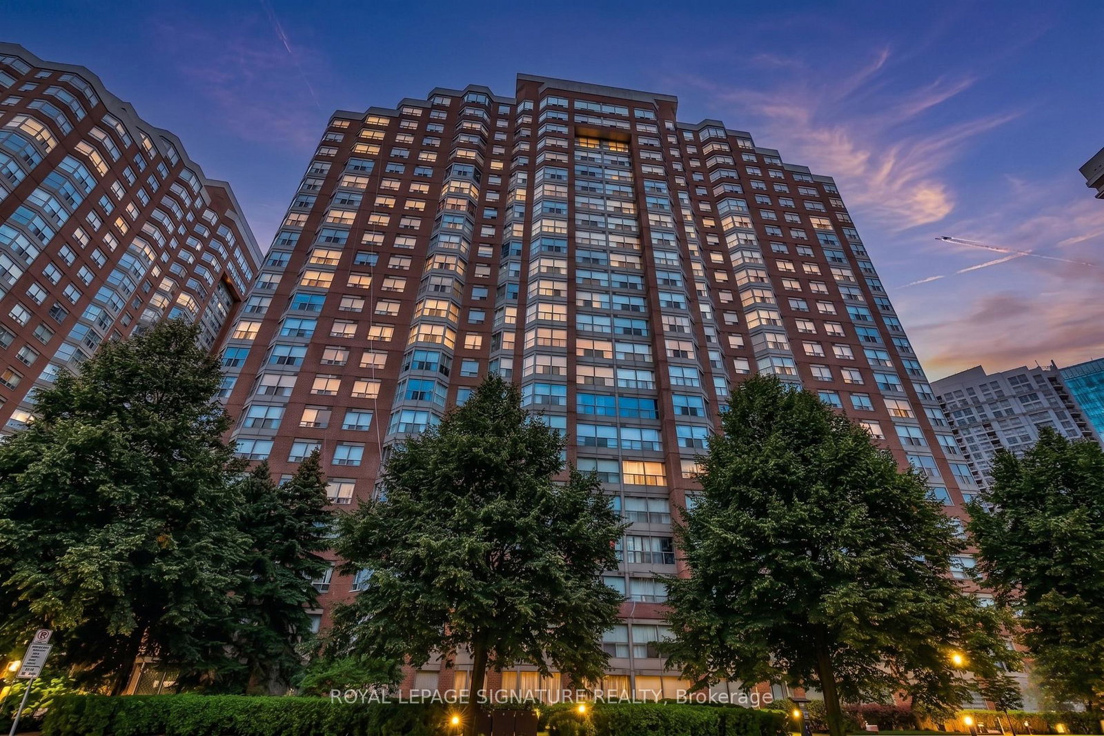 325-webb-drive-mississauga-ontario-w13623076