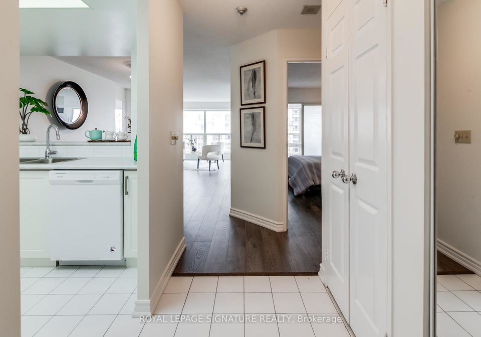 325-webb-drive-mississauga-ontario-w13623076