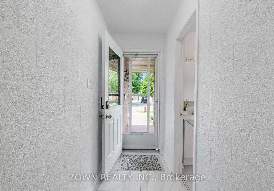 1542-kirkrow-crescent-mississauga-ontario-w13623112