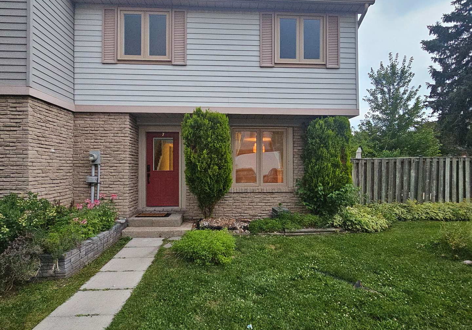 98-falconer-drive-mississauga-ontario-w13623126
