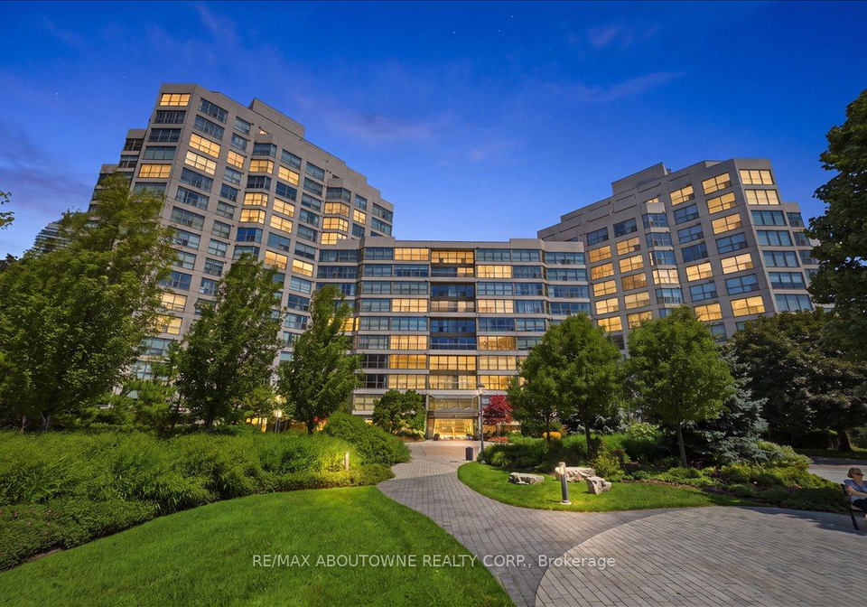 2261-lakeshore-boulevard-w-toronto-etobicoke-ontario-w13623164