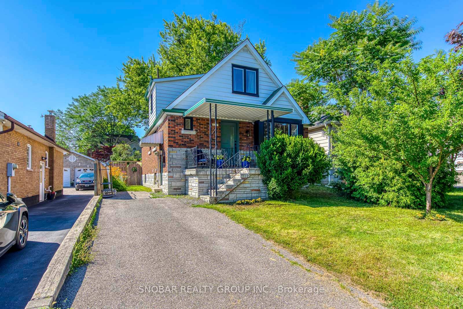 2257-lawrence-avenue-w-toronto-etobicoke-ontario-w13623462