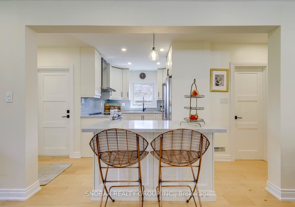 2257-lawrence-avenue-w-toronto-etobicoke-ontario-w13623462