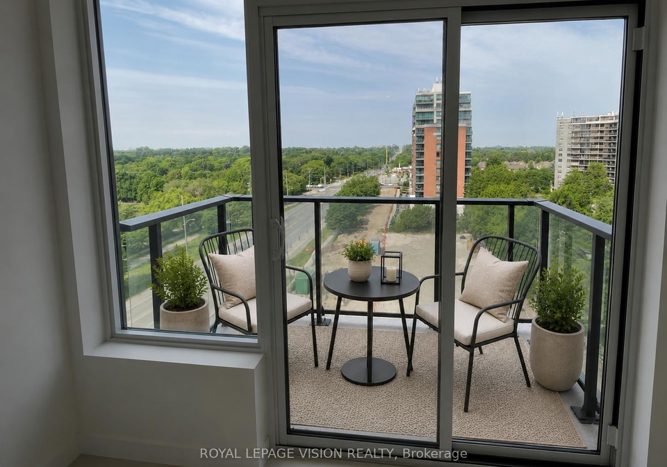 4010-eglinton-avenue-w-toronto-etobicoke-ontario-w13623550