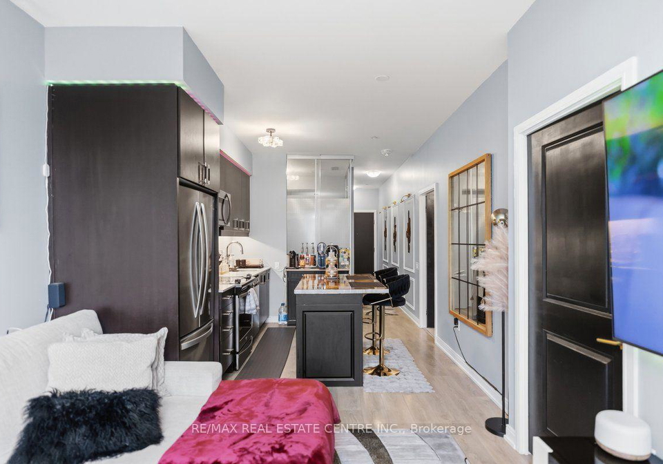 8-nahani-way-304-way-mississauga-ontario-w13623690