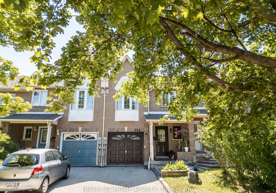 604-lumberton-crescent-mississauga-ontario-w13623782
