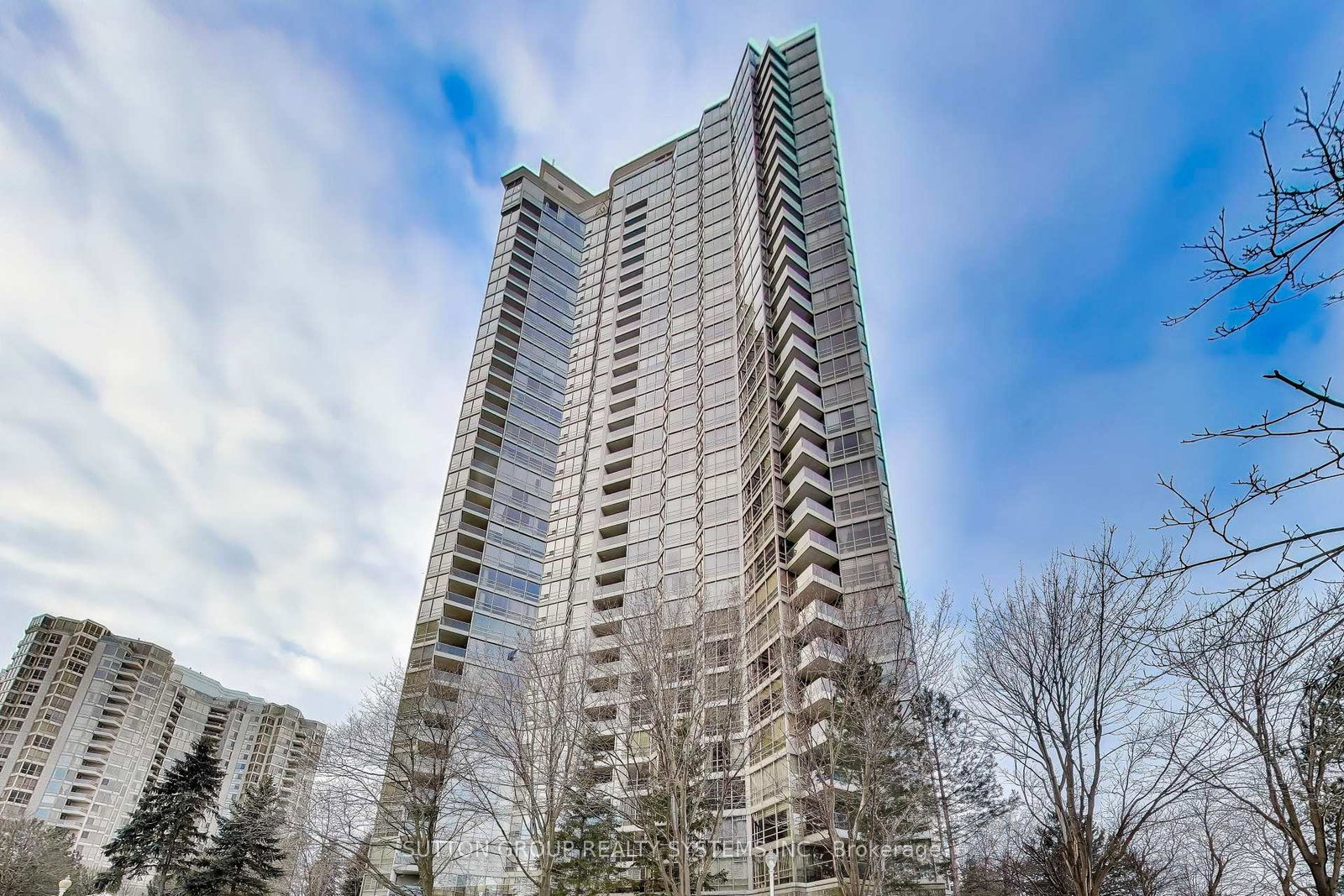 45-kingsbridge-garden-circle-n-mississauga-ontario-w13623828