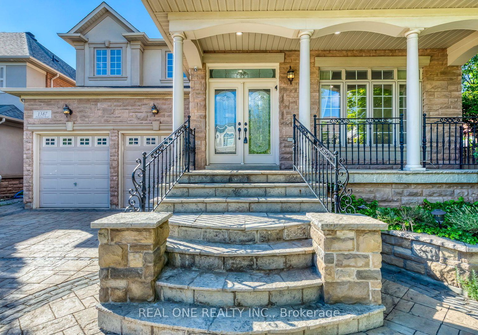 1387-ferncrest-road-oakville-ontario-w13624230