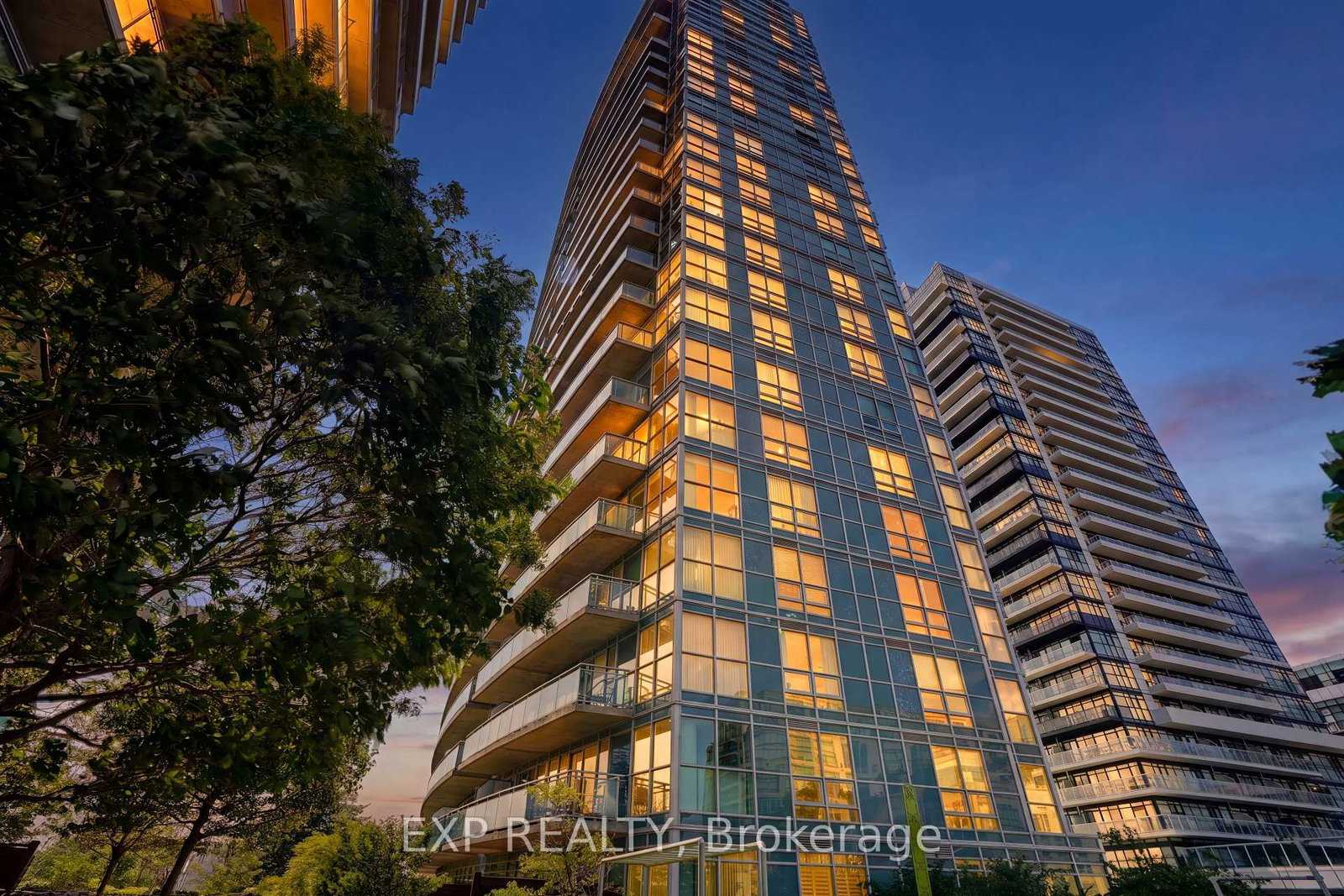 155-legion-road-n-toronto-etobicoke-ontario-w13624400