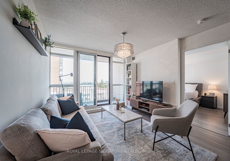 830-lawrence-avenue-w-toronto-north-york-ontario-w13624556