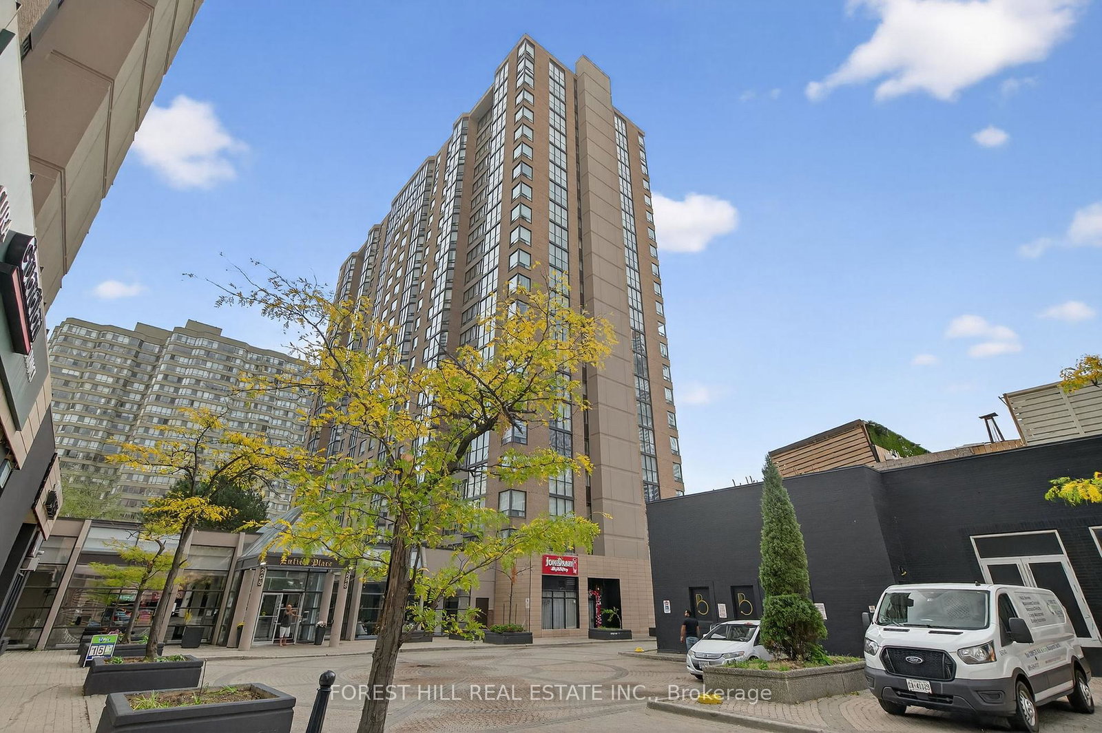 285-enfield-place-mississauga-ontario-w13624572