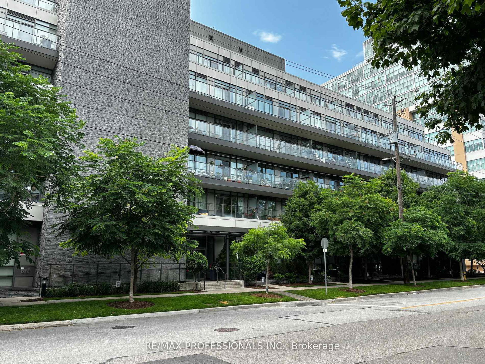 8-fieldway-road-toronto-etobicoke-ontario-w13624946