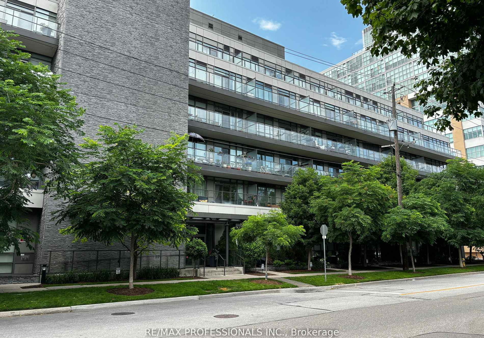 8-fieldway-road-toronto-etobicoke-ontario-w13624946