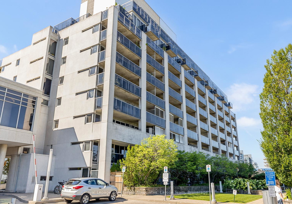 1050-the-queensway-avenue-toronto-etobicoke-ontario-w13624986