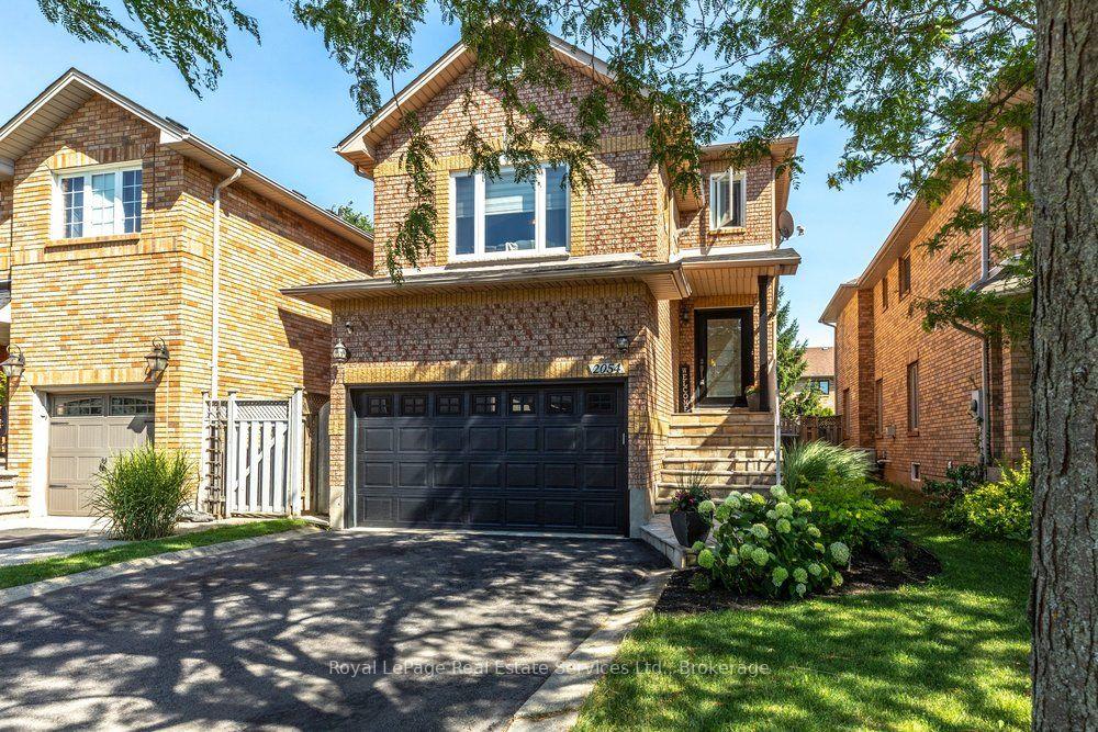 2054-westmount-drive-oakville-ontario-w13625052