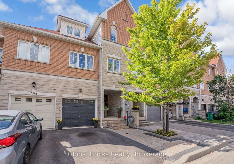 585-candlestick-circle-mississauga-ontario-w13625292