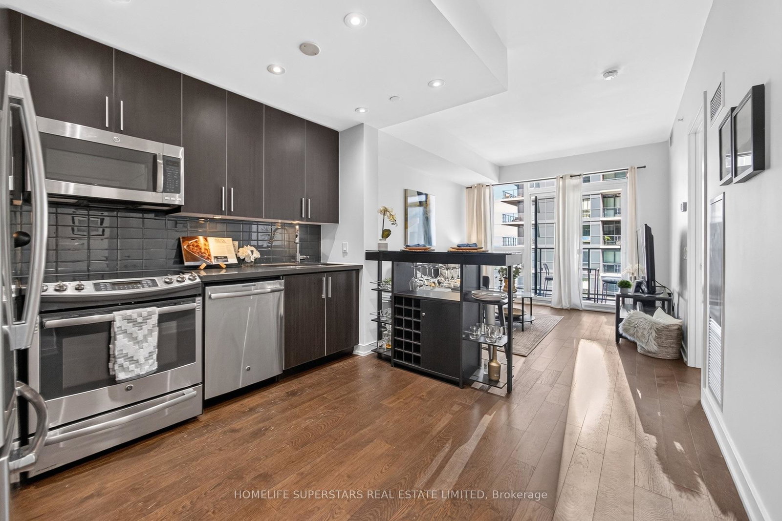 2212-lake-shore-boulevard-w-toronto-etobicoke-ontario-w13625298