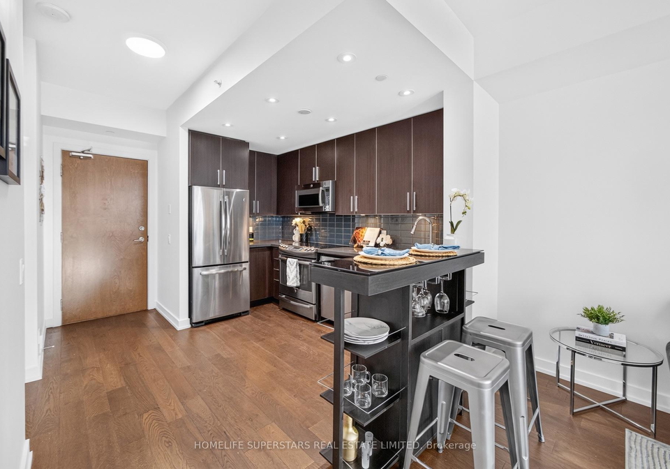 2212-lake-shore-boulevard-w-toronto-etobicoke-ontario-w13625298