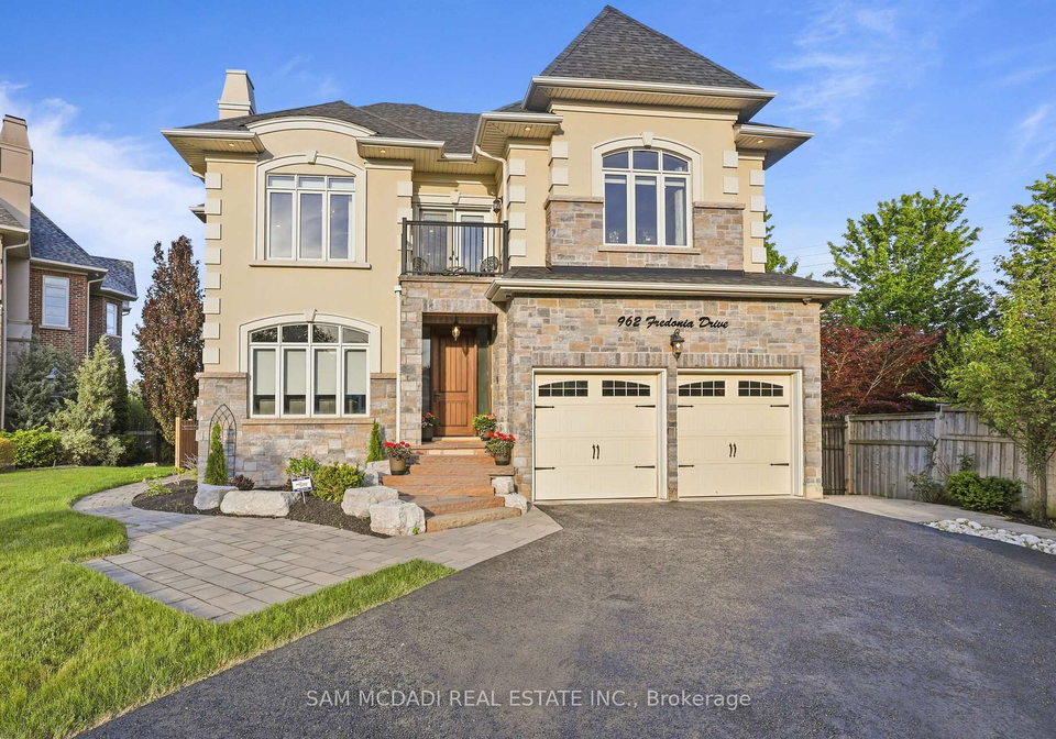 962-fredonia-drive-mississauga-ontario-w13625312