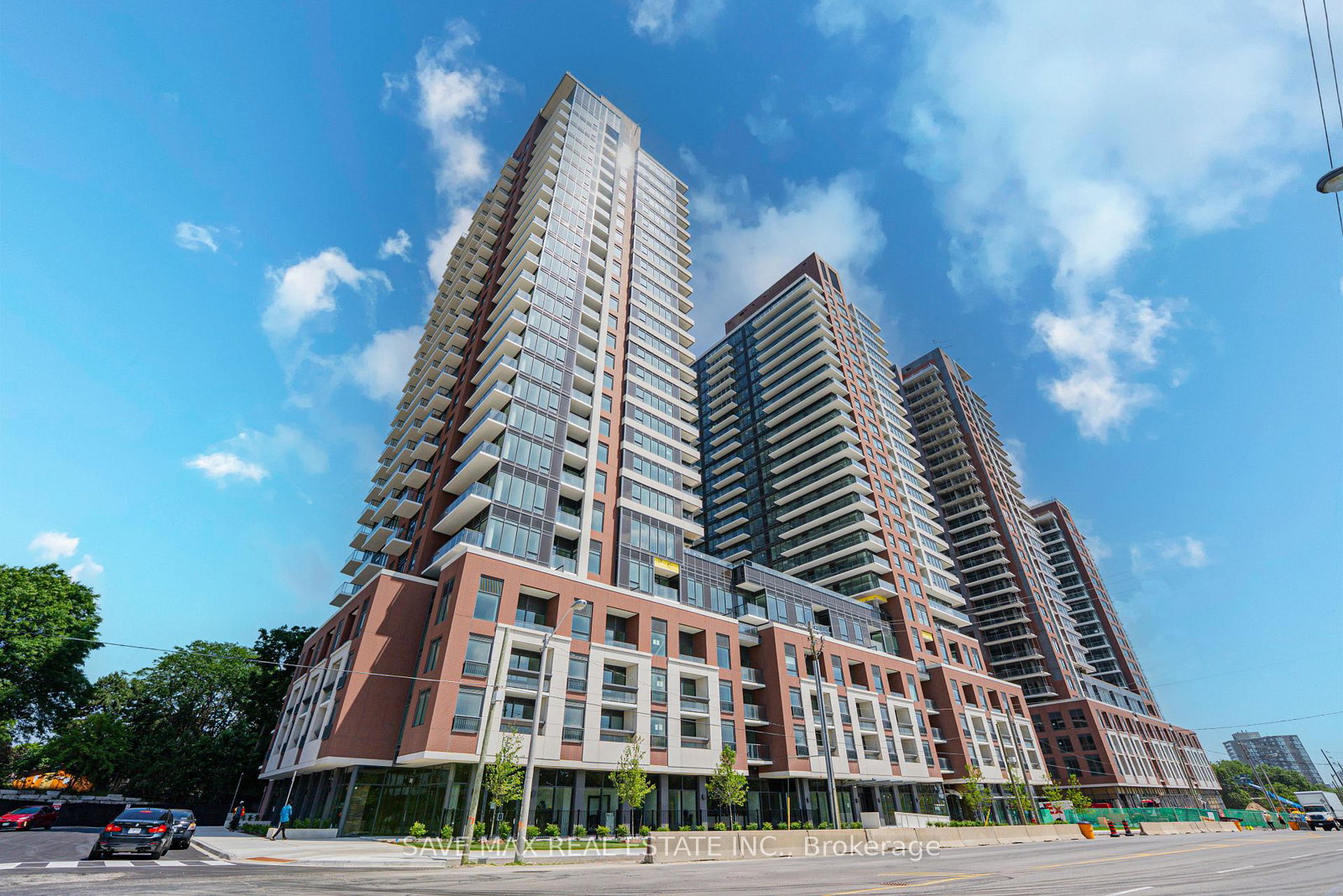 4010-eglinton-avenue-w-toronto-etobicoke-ontario-w13625800