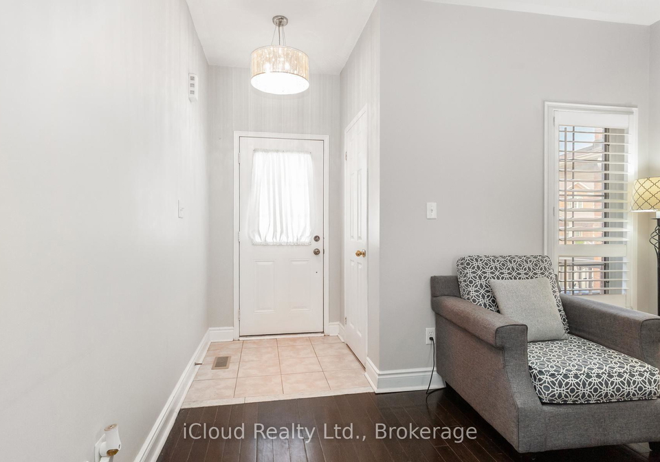 39-flurry-circle-brampton-ontario-w13625824