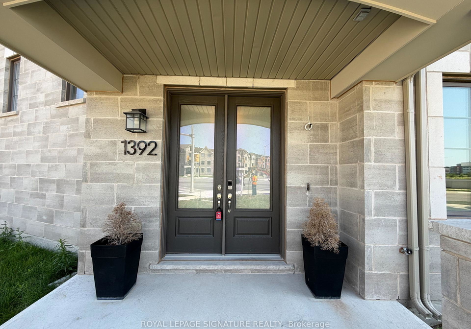 1392-william-halton-parkway-oakville-ontario-w13626110