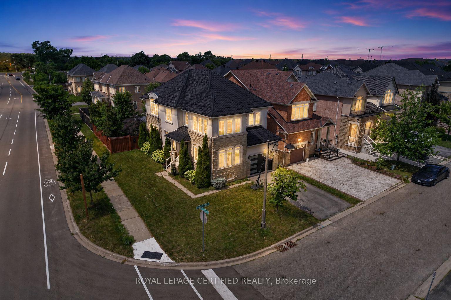 2561-grand-oak-trail-oakville-ontario-w13626166