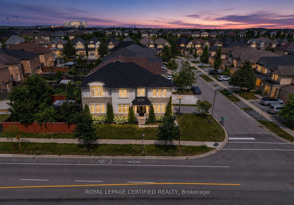 2561-grand-oak-trail-oakville-ontario-w13626166