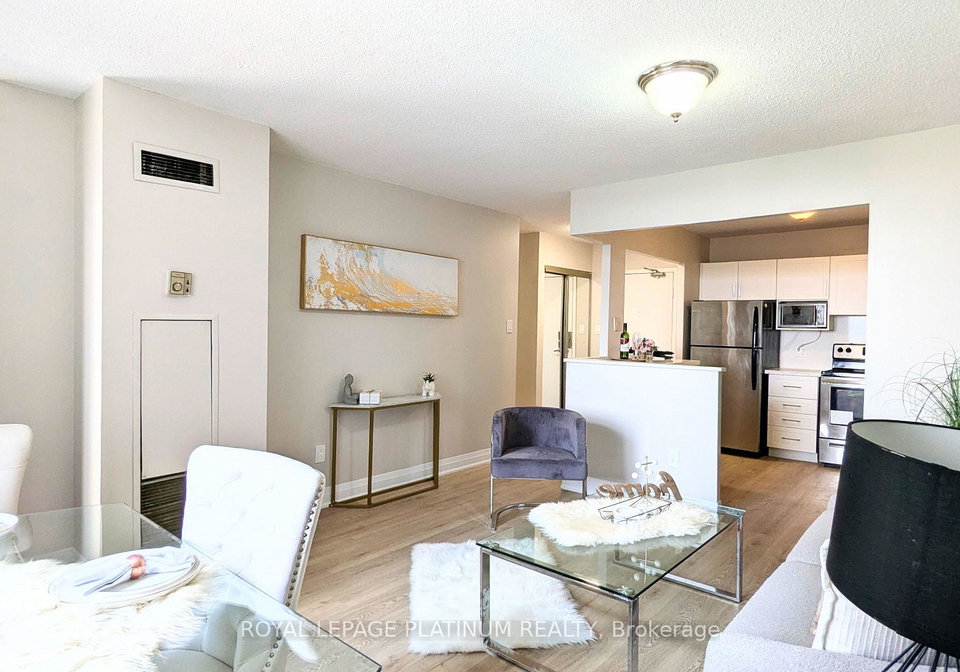 3559-eglinton-avenue-w-toronto-north-york-ontario-w13626646