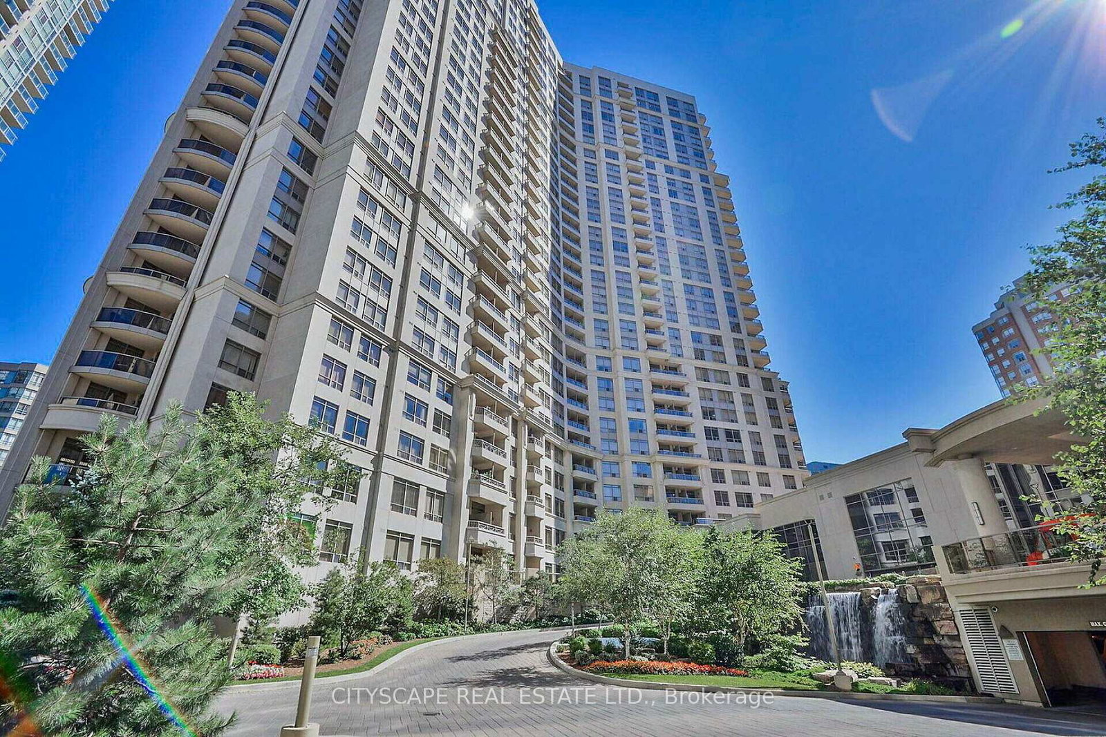 3880-duke-of-york-boulevard-mississauga-ontario-w13626656