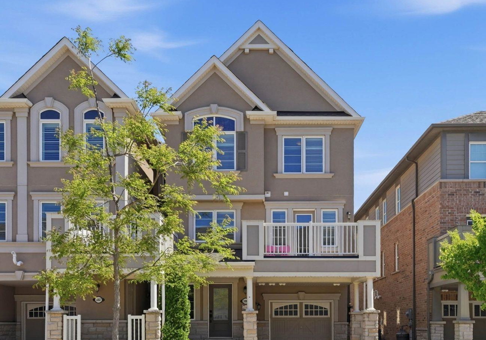 3085-mistletoe-gardens-oakville-ontario-w13626854
