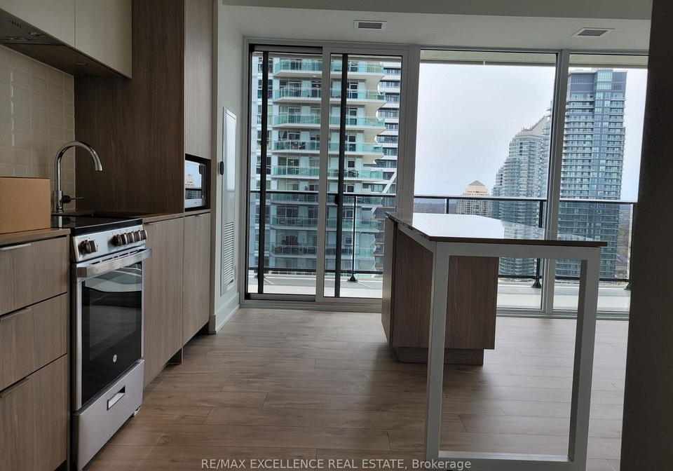 70-annie-craig-drive-toronto-etobicoke-ontario-w13627230