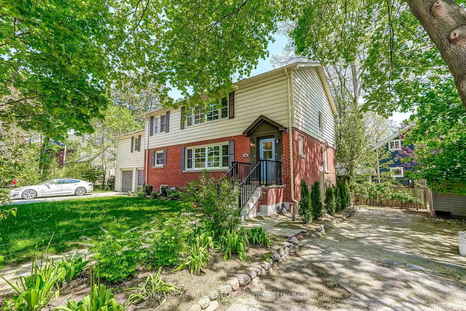 302-maple-avenue-oakville-ontario-w13627310