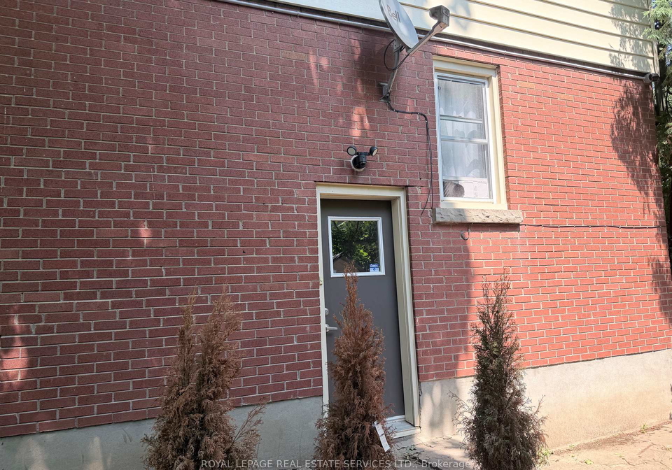 302-maple-avenue-oakville-ontario-w13627310